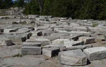 ARMOUR STONE DUMP TRAILER